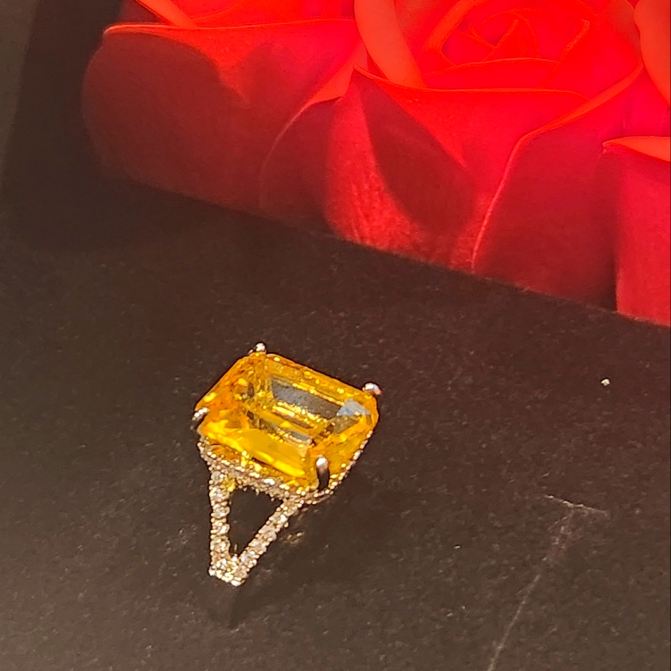 Stainless Steel Ring Hupoallergenic With Yellow Sapphire And Zirconia Unisex 19$